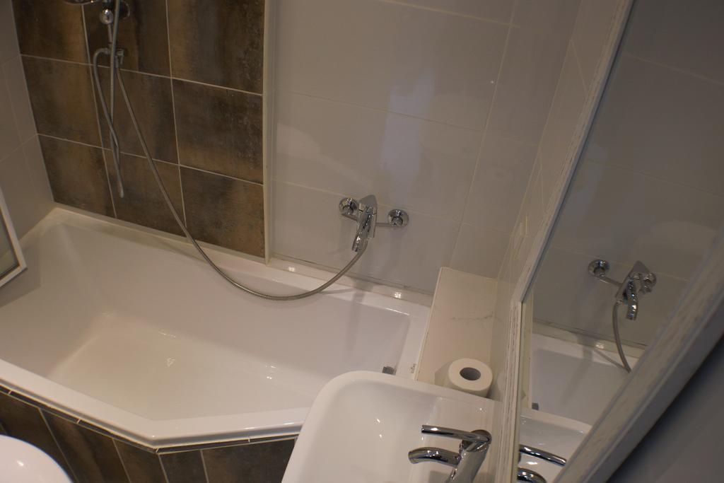 Siauliai Apartments - Ezero Екстериор снимка
